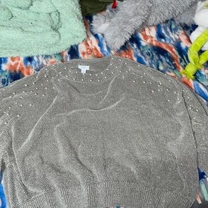 Green crop sweat shirt with pearls